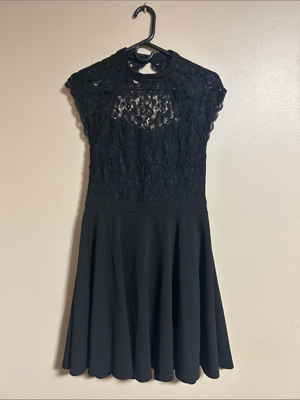 Classic Black Lace Backless Dress